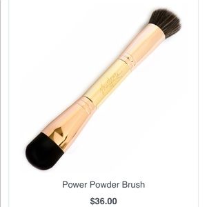 🚨FLASH SALE 🚨Maskcara Power Powder Brush